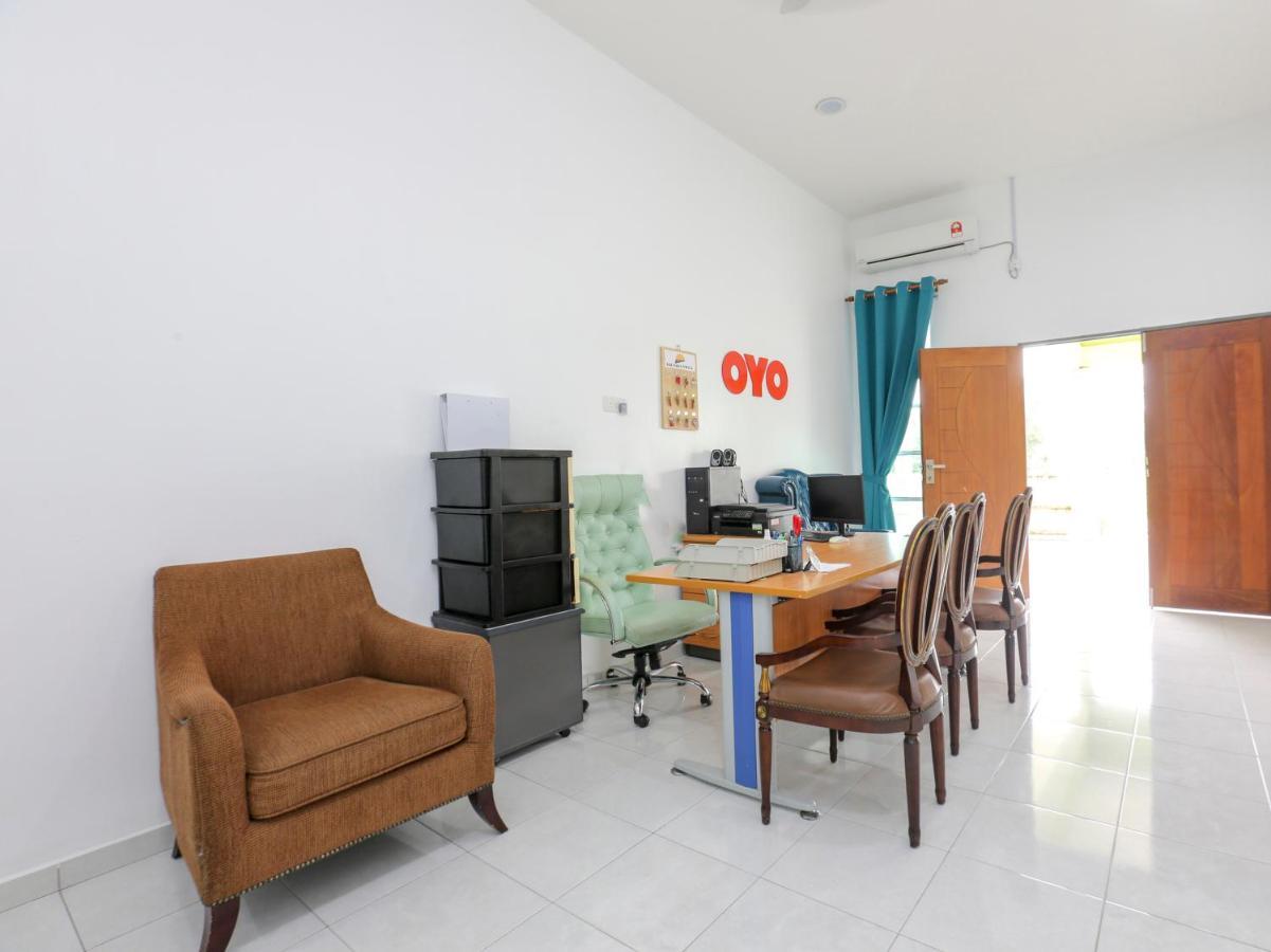 Oyo 90135 Saujana Villa Cherok Paloh Куантан Екстериор снимка